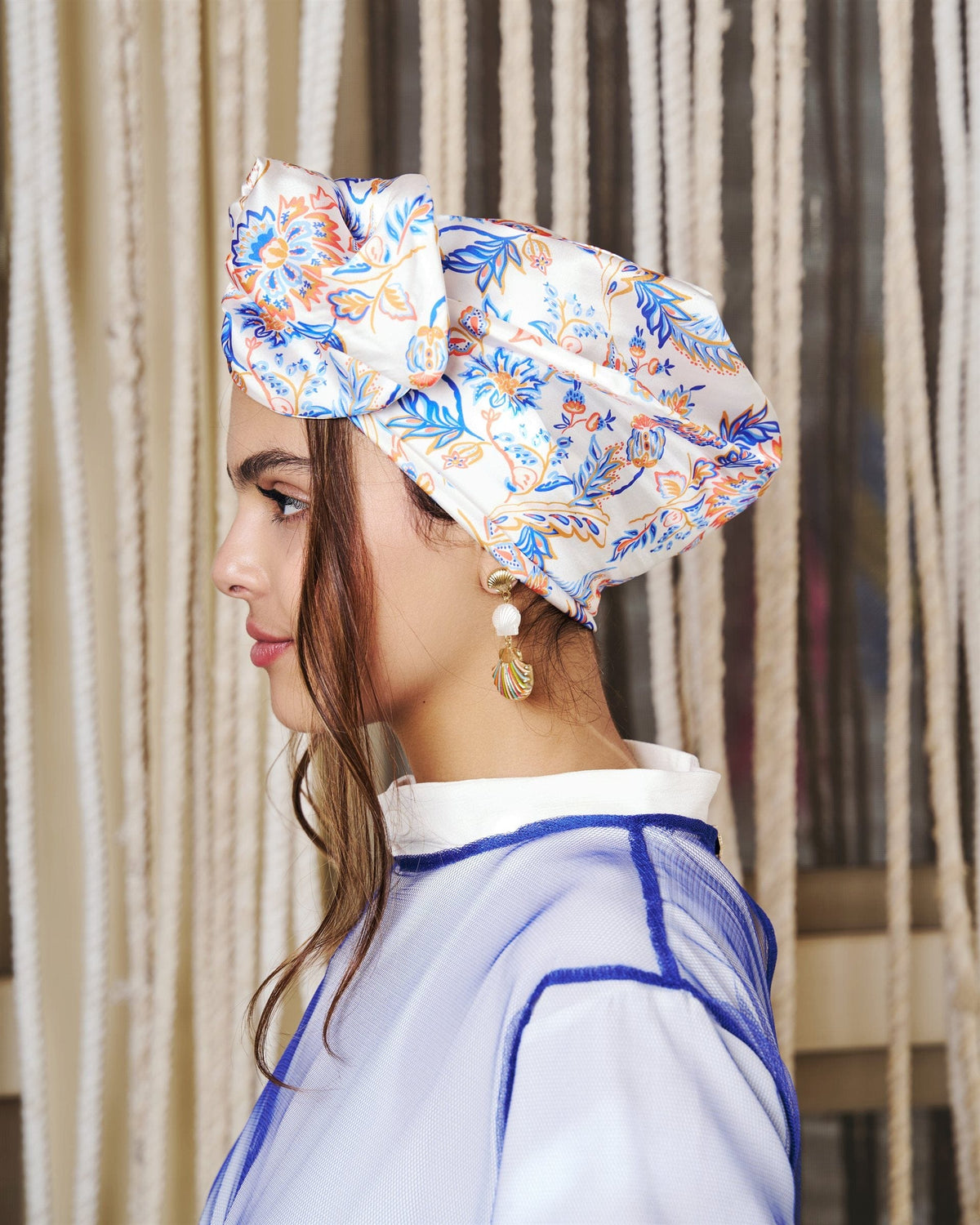 Bouquet Rappit — satin turban in soft blue and warm coral
